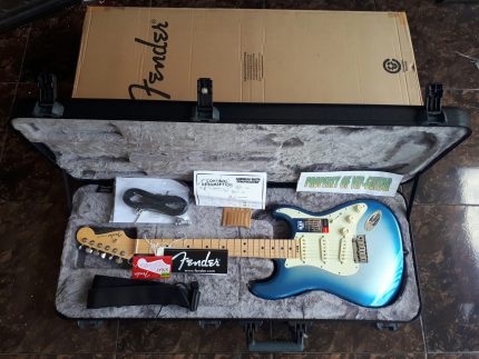 FENDER USA AMERICAN ELITE STRATOCASTER SKY BURST MAPLE FRETBOARD