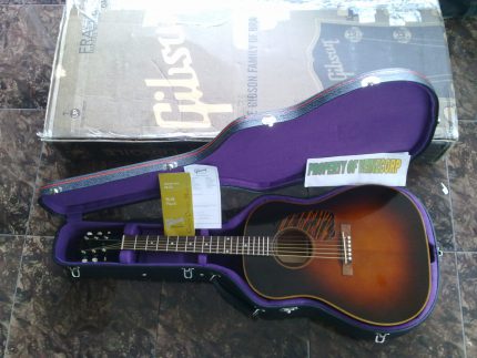 GIBSON CUSTOM SHOP MONTANA USA J 45 LEGEND