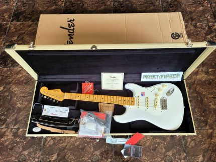 FENDER USA ERIC JOHNSON STRATOCASTER WHITE BLONDE