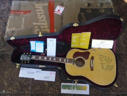 GIBSON CUSTOM SHOP MONTANA USA J 160 E JOHN LENNON MUSEUM EDITION SIGNED BY YOKO ONO