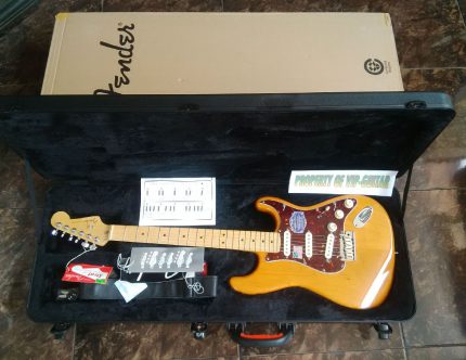 FENDER USA AMERICAN DELUXE STRATOCASTER AMBER MAPLE FRETBOARD