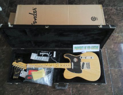 FENDER USA AMERICAN STANDARD TELECASTER SWAMP ASH NATURAL MAPLE FRETBOARD BLACK TOLEX CASE