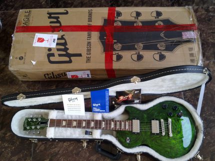 GIBSON USA LES PAUL STUDIO FLOOD GREEN SWIRL