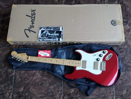 FENDER BLACKTOP STRATOCASTER HH CANDY RED