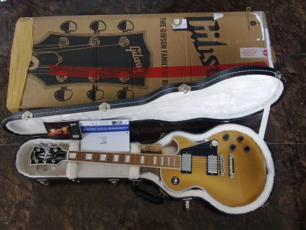 GIBSON USA LES PAUL CLASSIC CUSTOM GOLD TOP