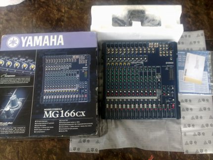 YAMAHA MIXER MG 166 CX