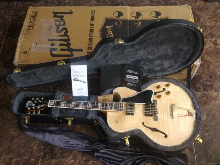 GIBSON CUSTOM SHOP MEMPHIS USA ES 175 FIGURED NATURAL