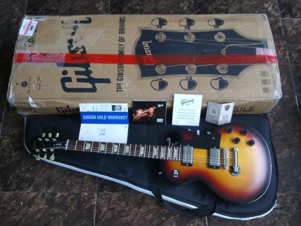 GIBSON USA LES PAUL STUDIO SATIN FIREBURST