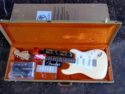 FENDER USA YNGWIE MALMSTEEN STRATOCASTER ROSEWOOD FRETBOARD DIMARZIO PICKUPS