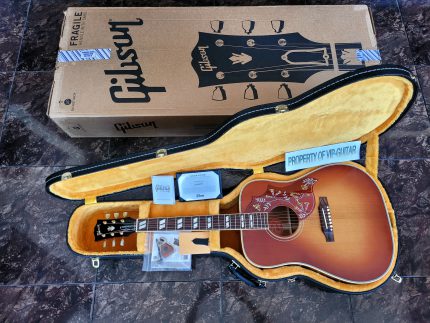 GIBSON CUSTOM SHOP USA HUMMINGBIRD 1960 FIXED BRIDGE HERITAGE CHERRY SUNBURST