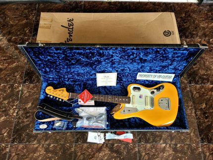 FENDER USA LIMITED EDITION JAGUAR JOHNNY MARR FEVER DREAM YELLOW