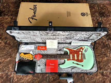 FENDER USA AMERICAN PROFESSIONAL II STRATOCASTER THINLINE SURF GREEN