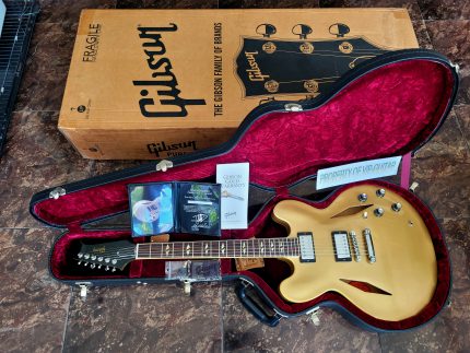GIBSON MEMPHIS CUSTOM SHOP USA DG 335 DAVE GROHL METALLIC GOLD