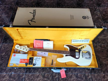FENDER USA AMERICAN VINTAGE II 1966 JAZZ BASS WHITE